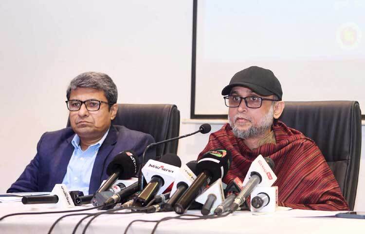 ঢাকায় জাতীয় জাদুঘরে ‘জাতীয় গ্রন্থাগার দিবস-২০২৫’ উদযাপন উপলক্ষে সাংবাদিকদের ব্রিফ করেন সংস্কৃতি বিষয়ক উপদেষ্টা মোস্তফা সরয়ার ফারুকী। ছবি: পিআইডি