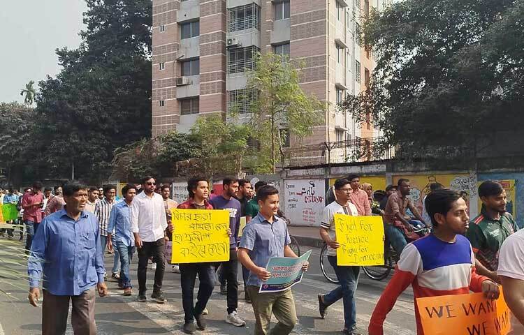 স্মারকলিপিতে ছাত্রলীগ ও তাদের প্রশাসনিক সহযোগীদের শাস্তি নিশ্চিত করার লক্ষ্যে প্রয়োজনীয় সব ধরনের পদক্ষেপ নেওয়ার মাধ্যমে বিচারহীনতার এ সংস্কৃতির অবসান ঘটাতে দায়িত্বশীল ভূমিকা পালন করবে বলে আশা প্রকাশ করেন ঢাবি ছাত্রদলের নেতারা।