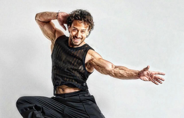 ২০১৪ সালে রোমান্টিক অ্যাকশন ফিল্ম ‘হিরোপান্তি’ সিনেমা দিয়ে চলচ্চিত্রে অভিষেক তার।