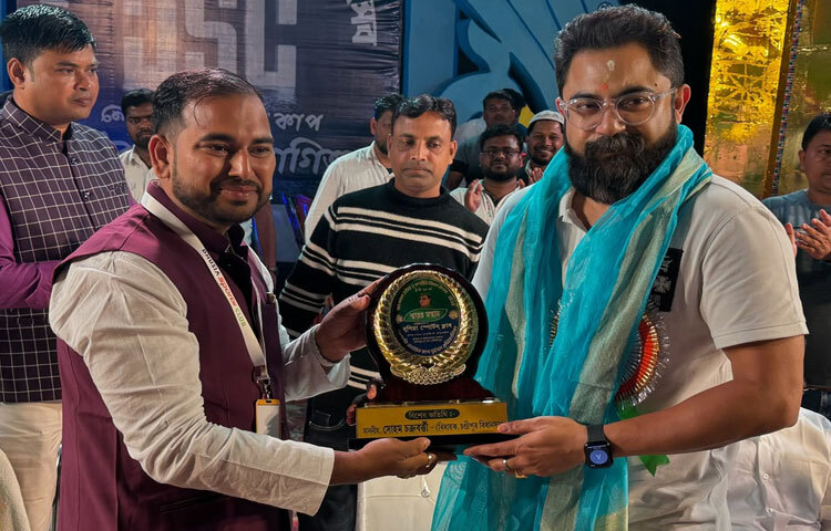 উত্তম কুমার পুরস্কার, বিএফজেএ পুরস্কার ও স্টার জলসা এন্টারটেইনমেন্ট পুরস্কারসহ অসংখ্য পুরষ্কার অর্জন করেছেন জনপ্রিয় এই অভিনেতা।