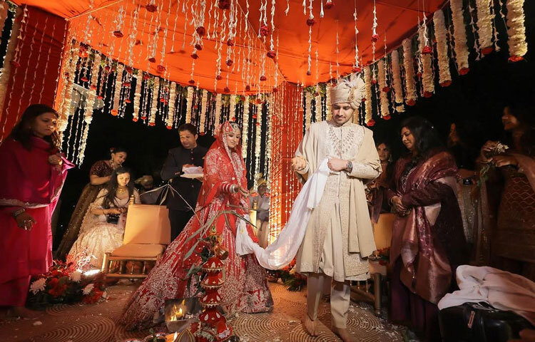 সাত পাকে বাঁধা পরেছেন জনপ্রিয় এই নায়িকা।