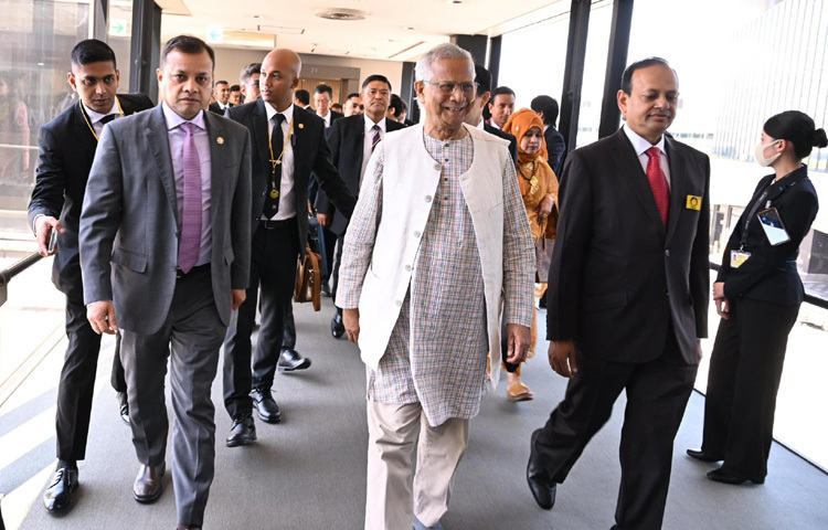 এর আগে ২৭ মে বাংলাদেশ সময় রাত সোয়া ২টার দিকে জাপানের উদ্দেশ্যে হযরত শাহজালাল আন্তর্জাতিক বিমানবন্দর ত্যাগ করেন তিনি।