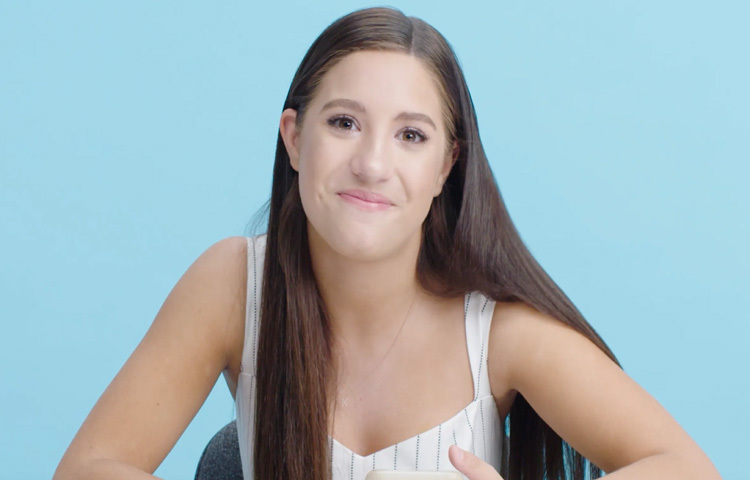 ২০১৪ সালে ‘ম্যাক জি’ নামে তার প্রথম অ্যালবাম প্রকাশিত হয়, যা ‘আইটিউনস’ পপ চার্টে ১ নম্বরে পৌঁছায়। এরপর ২০১৮ সালে ‘ফেজেস’ এবং ২০২৪ সালে ‘বাইটিং মাই টাং’ অ্যালবাম প্রকাশ করেন।