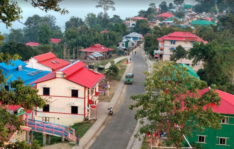 সংশ্লিষ্টদের মতে, সাজেক ও রাঙ্গামাটিতে পর্যটকদের অভ্যর্থনায় চলছে শেষ মুহূর্তের প্রস্তুতি।