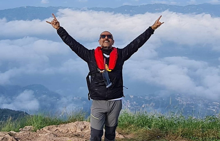 বিশাল দাদলানি এখন শুধুমাত্র একজন গায়ক বা সুরকার নন, বরং নতুন প্রজন্মের কাছে হয়ে উঠেছেন একজন গাইড, একজন পথপ্রদর্শক। ইন্ডিপেনডেন্ট মিউজিক সাপোর্ট করা, তরুণ শিল্পীদের সুযোগ দেওয়া এবং নিজের মিউজিকে তাদের তুলে আনা-এই কাজগুলো তিনি করে চলেছেন নিরলসভাবে।