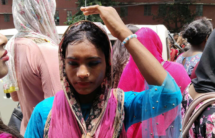 এই উদ্যোগ শুধুমাত্র তাদের স্বার্থে নয়, বরং আমাদের সবার জন্য একটি শিক্ষা। এই উদ্যোগ থেকে প্রমাণিত হয় যে আমাদের সমাজে বিভাজন কাটিয়ে সকল শ্রেণী ও জাতির মানুষকে সম্মান জানানো উচিত। তৃতীয় লিঙ্গের জনগণ, যারা সমাজে সাধারণত নীরব বা অবহেলিত, তাদের আজকের কর্মকাণ্ড কেবল তাদের মর্যাদা প্রতিষ্ঠা করতেই নয়, বরং সমাজে মানবতার এক নতুন অধ্যায় শুরু করেছে।