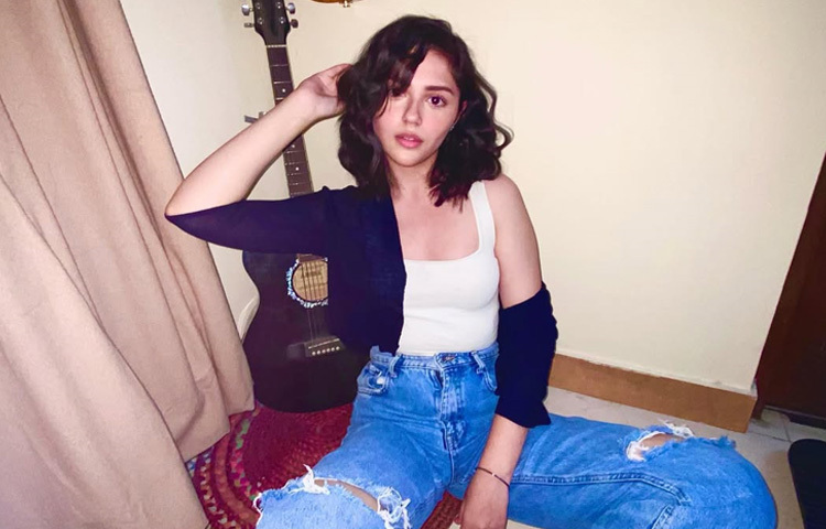 শুধু অভিনয়েই নয়, সংগীতেও অনীতের প্রতিভা প্রশংসার দাবিদার। ২০২৪ সালে প্রকাশিত হয় তার কণ্ঠে গাওয়া প্রথম গান ‘মাসুম’, যা শ্রোতামহলে দারুণ সাড়া ফেলে। একই বছরে তিনি একটি টেলিভিশন সিরিজে পার্শ্বচরিত্রেও নজর কাড়েন।