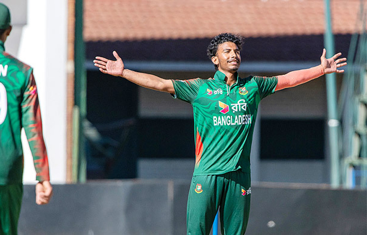 ত্রিদেশীয় অনূর্ধ্ব-১৯ সিরিজে হারারেতে জিম্বাবুয়ে যুবদলকে মাত্র ৮৯ রানে গুটিয়ে দিয়ে ৮ উইকেট আর ২০৯ বল হাতে রেখে জিতেছে বাংলাদেশ অনূর্ধ্ব-১৯ দল। এই জয়ে ফের পয়েন্ট তালিকার শীর্ষে উঠেছে জুনিয়র টাইগাররা। ছবি: সংগৃহীত