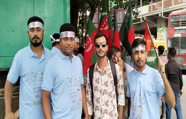 এছাড়া ব্রাহ্মণবাড়িয়া জেলা ছাত্রদলের নেতাকর্মীরাও বড় বহর নিয়ে শাহবাগে উপস্থিত হয়েছেন। সাবেক আহ্বায়ক ফোজায়েল চৌধুরী ও সাবেক যুগ্ম সাধারণ সম্পাদক রাফসান জানি মেজবাহর নেতৃত্বে প্রায় এক হাজার নেতাকর্মী সকালেই শাহবাগে আসেন।