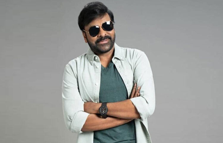 তার ব্যক্তিজীবনও ভক্তদের কাছে অনুপ্রেরণার। চিরঞ্জীবী পরিবারপ্রেমী, তিনি তার সামাজিক দায়বদ্ধতা নিয়েও বেশ সচেতন। বিভিন্ন চ্যারিটি প্রজেক্ট, শিক্ষা ও স্বাস্থ্য উদ্যোগের সঙ্গে যুক্ত থাকার মাধ্যমে তিনি প্রমাণ করেছেন যে সত্যিকারের তারকা হলেন সেই ব্যক্তি যিনি পর্দার বাইরে সমাজের জন্যও কাজ করেন।