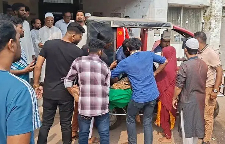 এই ভূমিকম্প বিভিন্ন জেলায়ও অনুভূত হয়। গাজীপুরের শ্রীপুরে একটি পোশাক কারখানায় তাড়াহুড়ো করে নামতে গিয়ে ৩ শতাধিক শ্রমিক আহত হন।