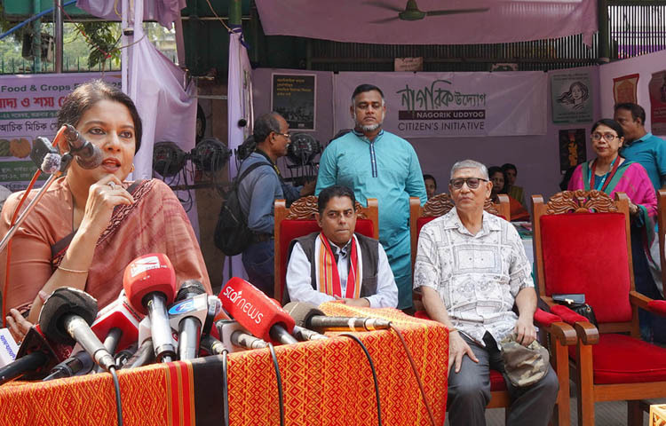 পরিবেশ, বন ও জলবায়ু পরিবর্তন এবং পানিসম্পদ উপদেষ্টা সৈয়দা রিজওয়ানা হাসান আজ রাজধানীর মিরপুরে পার্বত্য বৌদ্ধসংঘ কমপ্লেক্সে আয়োজিত ‘আদিবাসী খাদ্য ও শস্য মেলা ২০২৫’-এর উদ্বোধন অনুষ্ঠানে প্রধান অতিথির বক্তৃতা করেন। ছবি: পিআইডি