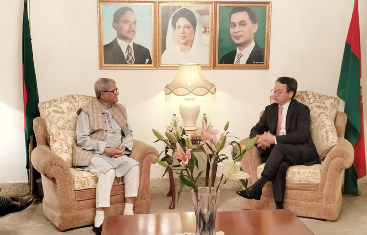 বাংলাদেশ জাতীয়তাবাদী দল বিএনপির প্রতিনিধি দলের সঙ্গে ঢাকায় নিযুক্ত মঙ্গোলিয়ার অনাবাসিক রাষ্ট্রদূত গ্যানবোল্ট তামবাযাও সৌজন্য সাক্ষাৎ করেন। আজ বেলা ১১টায় গুলশানে বিএনপি চেয়ারপার্সনের কার্যালয়ে এই সাক্ষাৎ অনুষ্ঠিত হয়।  ছবি: দলের ফেসবুক পেজ থেকে