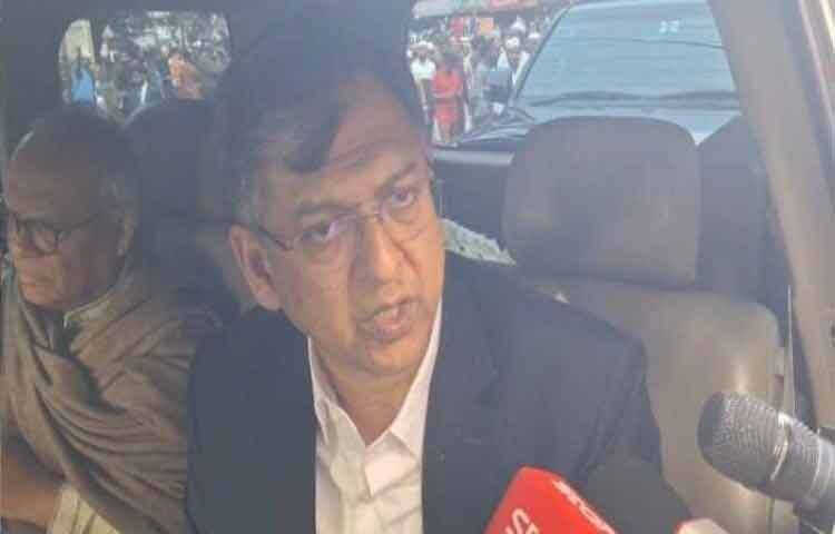 ইনকিলাব মঞ্চের মুখপাত্র শরিফ ওসমান হাদি হত্যাকাণ্ডের প্রতিবাদ ও নিন্দা জানিয়ে বিএনপির স্থায়ী কমিটির সদস্য সালাহউদ্দিন আহমদ বলেছেন, কেউ যেন একে রাজনৈতিকভাবে ব্যবহার করতে না পারে। সে বিষয়ে সবাইকে সজাগ থাকতে হবে।