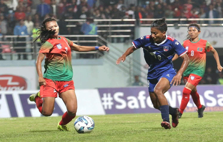 আক্রমণাত্মকভাবে খেলে এগিয়ে যাওয়ার আপ্রাণ চেষ্টা তাদের।