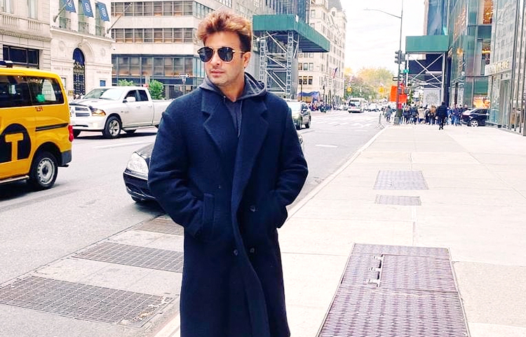 ঈদুল আজহায় মুক্তি পেয়েছে ঢাকাই সিনেমার সুপার স্টার শাকিব খান অভিনীত সিনেমা ‘প্রিয়তমা’। দেশব্যাপী সিনেমাটি দেখতে প্রেক্ষাগৃহে ভিড় লক্ষ্য করা গেছে। এর মধ্যেই যুক্তরাষ্ট্র গেছেন শাকিব খান। আগামী ৭ জুলাই সেখানে মুক্তি পাচ্ছে ‘প্রিয়তমা’ সিনেমাটি। ছবি: সংগৃহীত