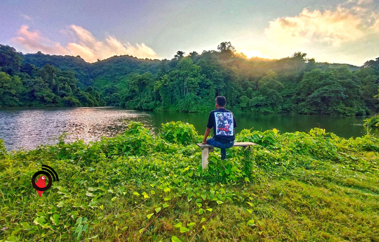 পাহাড়, ঝরনা, ঘন সবুজ বন, লেকের স্বচ্ছ পানি, নানা জাতের পাখির উড়ে বেড়ানো সব মিলে বেড়ানোর আদর্শ জায়গা এটি। ছবি: এম মাঈন উদ্দিন