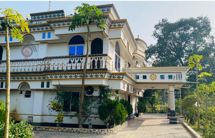 বাড়িটিতে সব শ্রেণিপেশার মানুষের প্রবেশাধিকার উন্মুক্ত করা হয়েছে। যাতে মানুষ এখানে এসে কোলাহলময় জীবনে প্রবেশ করে সস্তির নিঃশ্বাস ফেলতে পারে। ছবি: এম মাঈন উদ্দিন