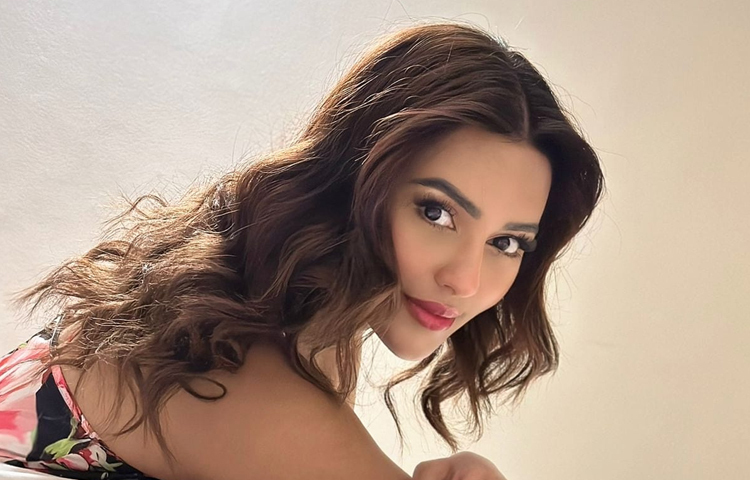 হাসপাতাল থেকে ফিরে বিষয়টি নিশ্চিত করে নিজের ভেরিফায়েড ফেসবুকে একটি পোস্ট করেছেন অভিনেত্রী। ছবি: ফেসবুক