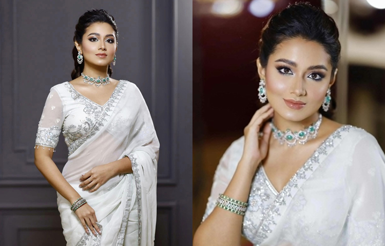 পোস্টে ফারিণ লেখেন, ‘আমার ফিল্ম ফাতিমার জন্য ইস্টার্ন ভিস্তা বিভাগে আমাকে ক্রিস্টাল সিমোর্গ পুরস্কার দিয়ে সম্মানিত করার জন্য ৪২তম ফজর চলচ্চিত্র উৎসবকে ধন্যবাদ। ইচ্ছে ছিল আরও একদিন থেকে নিজের হাতে পুরস্কার গ্রহণের, কিন্তু থাকতে পারলাম না।’ছবি: ফেসবুক