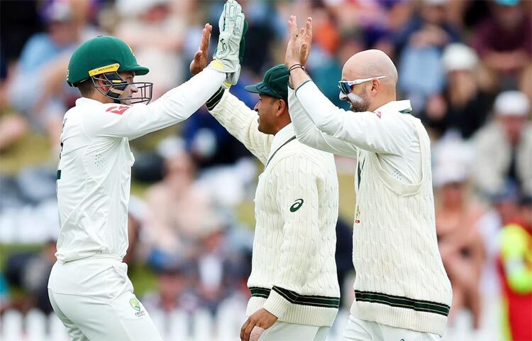 লক্ষ্য ৩৬৯ রানের। সেই লক্ষ্যে ১১১ রানে ৩ উইকেট নিয়ে আজ চতুর্থ দিনের খেলা শুরু করে নিউজিল্যান্ড। কিন্তু প্রথম ইনিংসের মতো দ্বিতীয় ইনিংসেও দাপট দেখালেন অস্ট্রেলিয়ার স্পিনার নাথান লায়ন। ছবি: সংগৃহীত