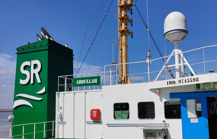 পরে নাবিকদের দুইজন ফ্লাইট যোগে বাংলাদেশে ফিরবেন। বাকি ২১ জন কয়লা খালাসের পর মে মাসের প্রথম সপ্তাহে জাহাজ নিয়ে দেশে ফিরবেন বলে আশা করা হচ্ছে। ছবি: এমভি আবদুল্লাহর ক্যাপ্টেন মোহাম্মদ আবদুর রশিদের সৌজন্যে পাওয়া