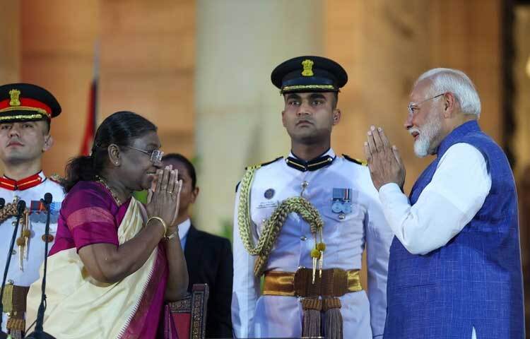 এদিন শপথ নেওয়ার মাধ্যমে ভারতের ইতিহাসে দ্বিতীয় ব্যক্তি হিসেবে টানা তিনবার প্রধানমন্ত্রী হলেন মোদী। ছবি: নরেন্দ্র মোদীর ইনস্টাগ্রাম থেকে