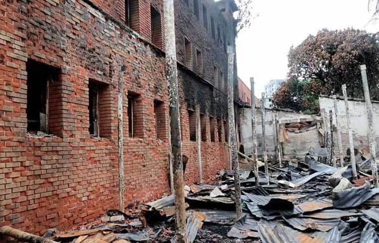 ক্ষতিগ্রস্ত বিটিভি ভবনের একাংশ। ছবি: ইয়াসিন কবির জয়