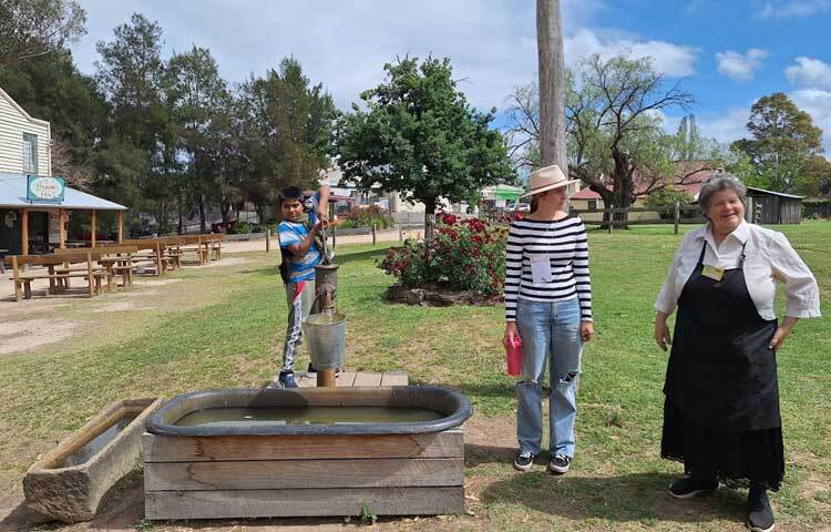 পুরোনো আমলের চাপকল। ছবি: মো. ইয়াকুব আলী
