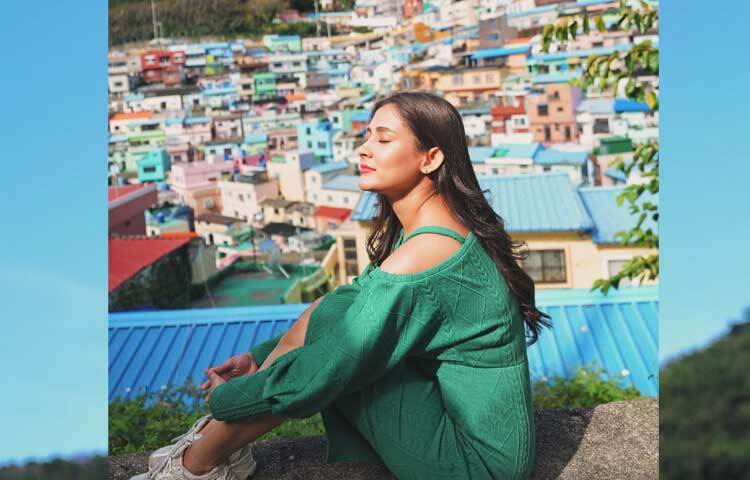 সামাজিক যোগাযোগ মাধ্যম ফেসবুকে বেশকিছু শেয়ার করেছেন মায়াবী এ অভিনেত্রী।