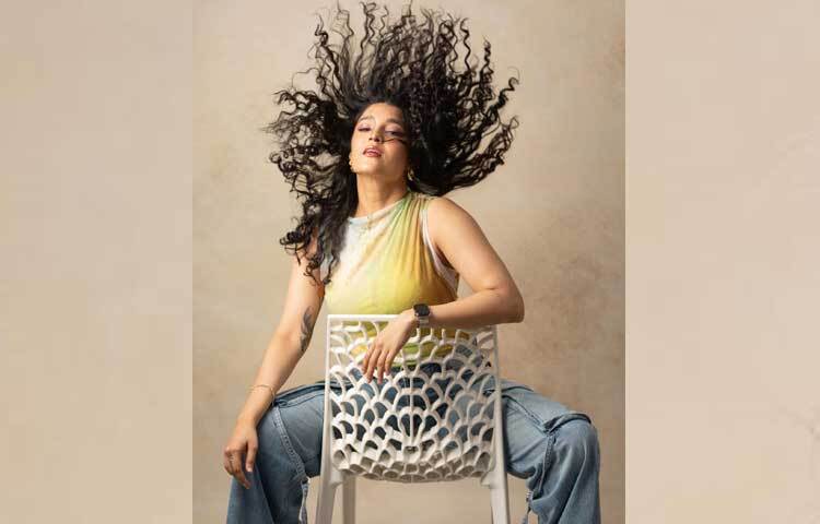 এলোমেলো রিতিকা।