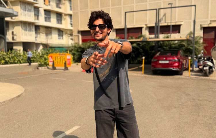 দর্শন রাওয়াল বলিউড ছাড়াও গুজরাটি ও তেলেগু সিনেমায়ও নিয়মিত প্লেব্যাক করছেন।