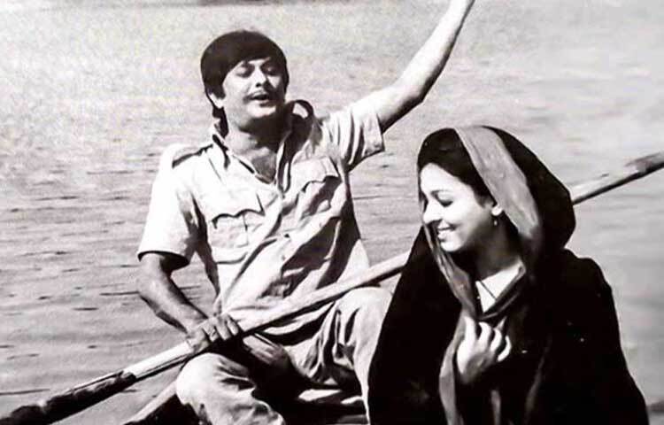 নায়ক হিসেবে তার আত্মপ্রকাশ হয় জহির রায়হানের ‘বেহুলা’ চলচ্চিত্রে সুচন্দার বিপরীতে।