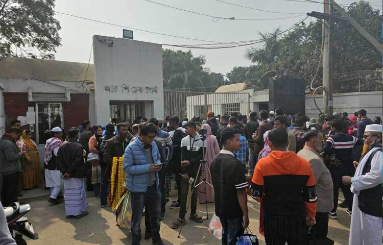 আজ চারটি কারাগার থেকে তারা একে একে বের হচ্ছেন।