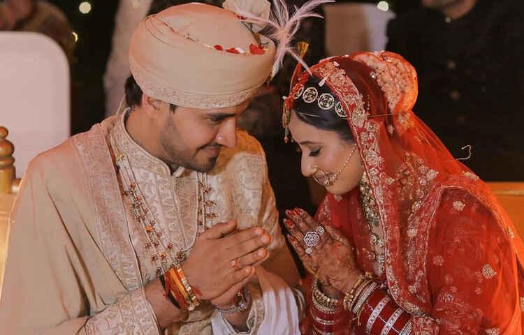 জীবনের নতুন অধ্যায় শুরুর জন্য অভিনয় থেকে বিরতি নিয়েছেন তিনি।