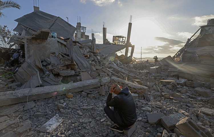 অবরুদ্ধ এই উপত্যকার স্কুল, হাসপাতাল, মসজিদ, আবাসিক ভবনসহ বেশির ভাগ স্থাপনাই ইসরায়েলের হামলায় ধ্বংসস্তূপে পরিণত হয়েছে।