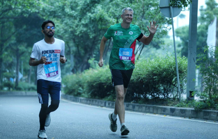 বাংলাদেশের জন্য এটি ছিল এক বিশেষ আয়োজন, কারণ এ বছরই প্রথমবারের মতো এ দেশে অনুষ্ঠিত হলো আন্তর্জাতিক ওয়ান রান।