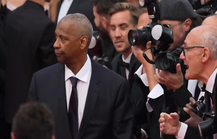 ১৯ মে অনুষ্ঠিত প্রিমিয়ারে সিনেমাটির প্রতি উৎসাহের মাত্রা ছিল চোখে পড়ার মতো, কিন্তু তার আগেই ঘটে যায় এক অপ্রত্যাশিত পরিস্থিতি।