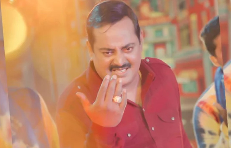 ডিপজল শুধু অভিনেতা নন, বরং একজন সফল প্রযোজকও। তার প্রযোজনা প্রতিষ্ঠান থেকে মুক্তি পাওয়া অনেক ছবিই ছিল সুপারহিট।