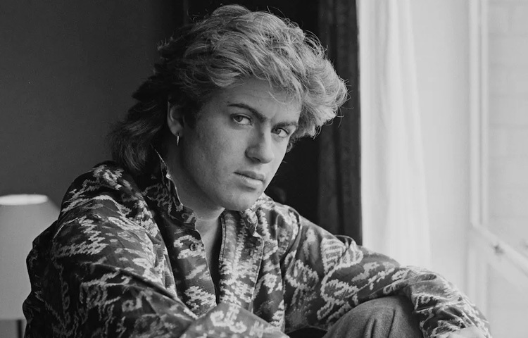 ১৯৬৩ সালের এই দিনে ইংল্যান্ডের ইস্ট ফিঞ্চলিতে তার জন্ম। এই তারকার জন্মনাম ছিল গিওর্গিওস কিরিয়াকোস পনাইয়োতোউ।