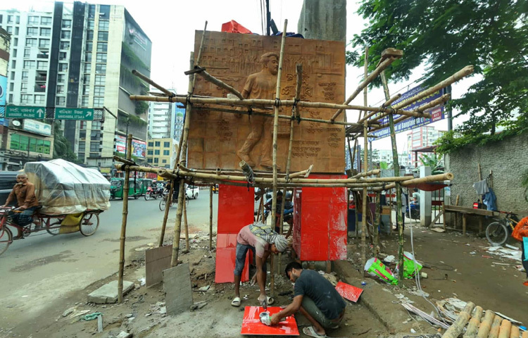 আজ যখন সেই আন্দোলনের স্মৃতি অনেকের কাছে ধূসর হতে চলেছে, তখন এই তোড়নটি যেন দায়িত্ব নিয়েছে ইতিহাসকে ধরে রাখার। তরুণদের জন্য এটি হতে পারে শেকড়ের খোঁজে ফেরার একটি সুযোগ।