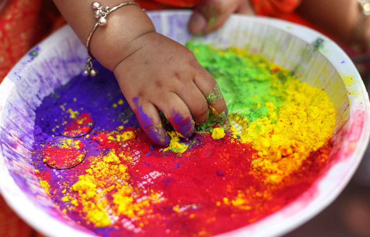 বাঙালিদের মধ্যে দোলযাত্রাকে বসন্তের আগমনী বার্তা হিসেবে বিবেচনা করা হয়। ছবি: মাহবুব আলম