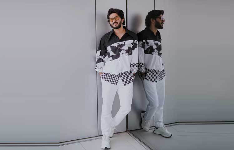 ২০১২ সালে মালয়ালম ছবিতে আত্মপ্রকাশ হয় দুলকারের। ২০১৮ সালে ‘কারওয়াঁ’ ছবির মাধ্যমে বলিউডে অভিষেক তার। আগামীতে সুধা কোঙ্গারার ‘সুরিয়া ৪৩’ ছবিতে দেখা যাবে এই অভিনেতাকে।