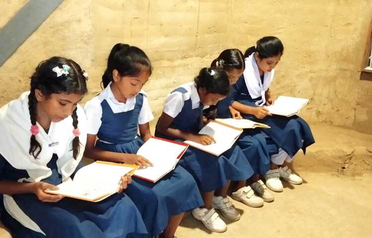 পরিবেশ রক্ষায় এমন প্রচেষ্টায় মুগ্ধ হয়ে তাদের সঙ্গে যুক্ত হন পরিবেশবিদ ও স্থপতি ইকবাল হাবিব।