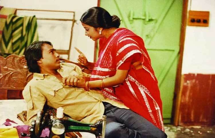 অভিনেতার সঙ্গে দীর্ঘ ২২ বছর সংসার করার পর ২০০৮ সালে বিবাহবিচ্ছেদ হয় এই তারকা দম্পতির।