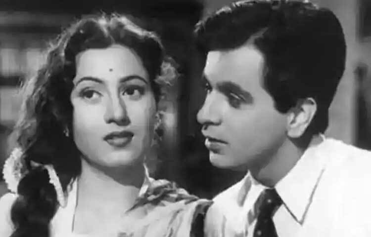 এছাড়াও তিনি তার ৫৪ বছরের চলচ্চিত্র ক্যারিয়ারে অনেক ক্যামিও/অতিথি উপস্থিতি এবং অনেক অপ্রকাশিত চলচ্চিত্র করছেন।