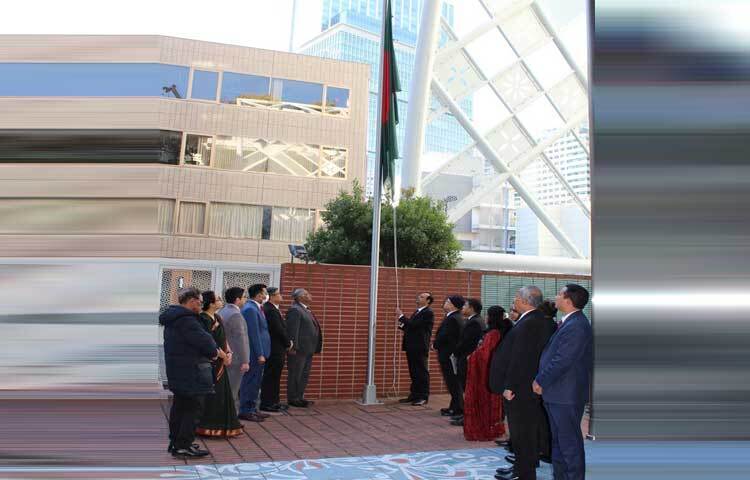জাপানের টোকিওতে আজ বাংলাদেশ দূতাবাসে জাতীয় পতাকা উত্তোলনের মধ্য দিয়ে মহান বিজয় দিবস-২০২৪ উদযাপন করা হয়। ছবি: পিআইডি