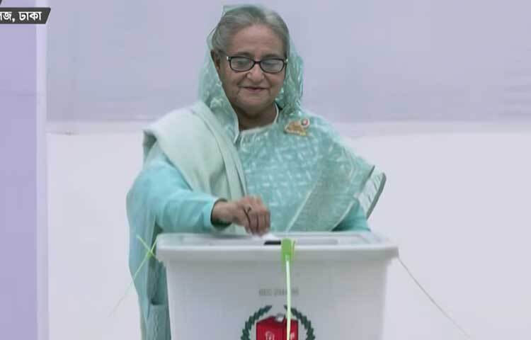 ২০২৪ সালের ৭ জানুয়ারি বিরোধী দলগুলোর বয়কটের মুখে শেখ হাসিনা নেতৃত্বাধীন আওয়ামী লীগ ডামি নির্বাচনের মাধ্যমে টানা চতুর্থবার নির্বাচনে জয়লাভ করে।