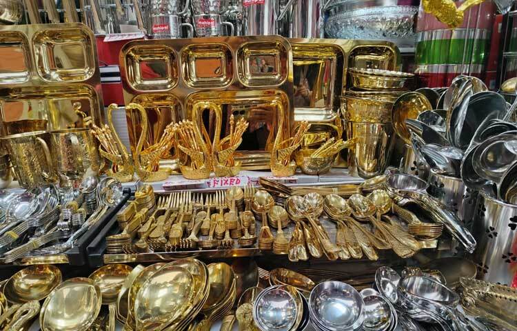 গৃহস্থালির আসবাব ছিল চোখে পড়ার মতো।