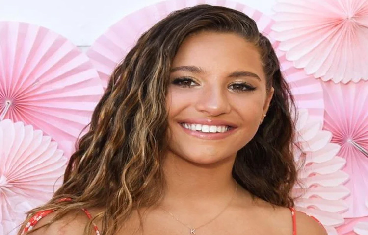 পরবর্তীতে তিনি ‘নিকি, রিকি, ডিকি & ডন’ (২০১৫ ও ২০১৭) সিরিজে অভিনয় করেন এবং ২০১৮-২০২০ পর্যন্ত ‘টোটাল ইক্লিপস’ ওয়েব সিরিজে ক্যাসি চরিত্রে প্রধান ভূমিকায় অভিনয় করেন।